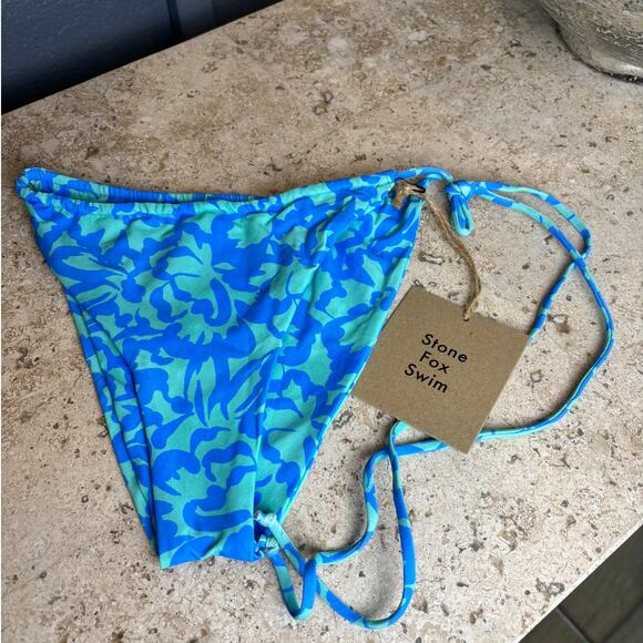 Stone Fox Swim Ocean Bloom River Blue Cheeky Thong XL Bikini Vacation Bottom NWT - Picture 2 of 3